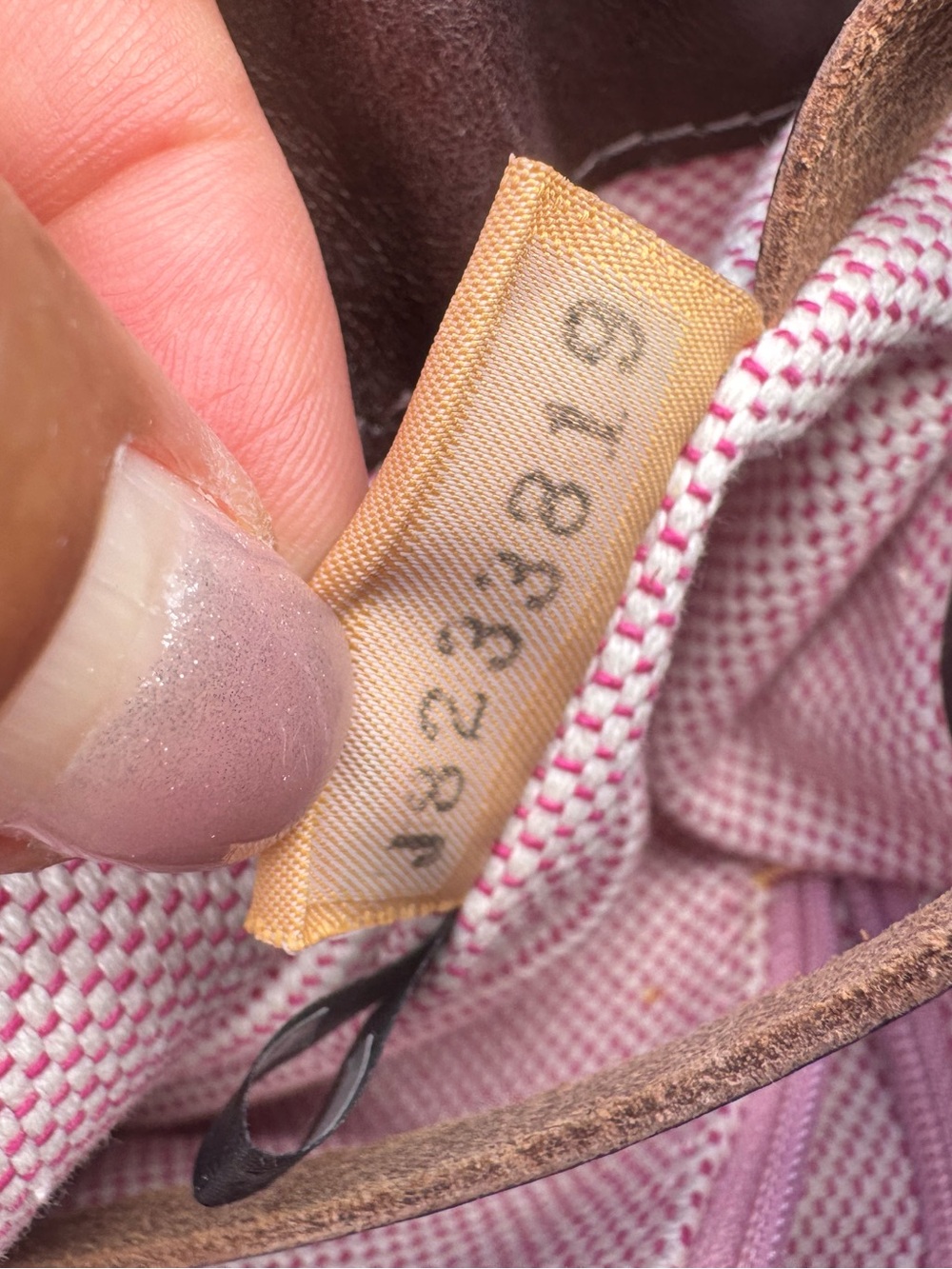 Dooney & Bourke Giraffe Print Drawstring Bucket Bag Leather Shoulder Purse 2008 - Picture 11 of 11